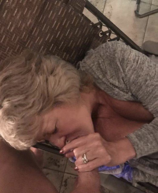 Mature wife Anna cucks hubby #E8wqEugD