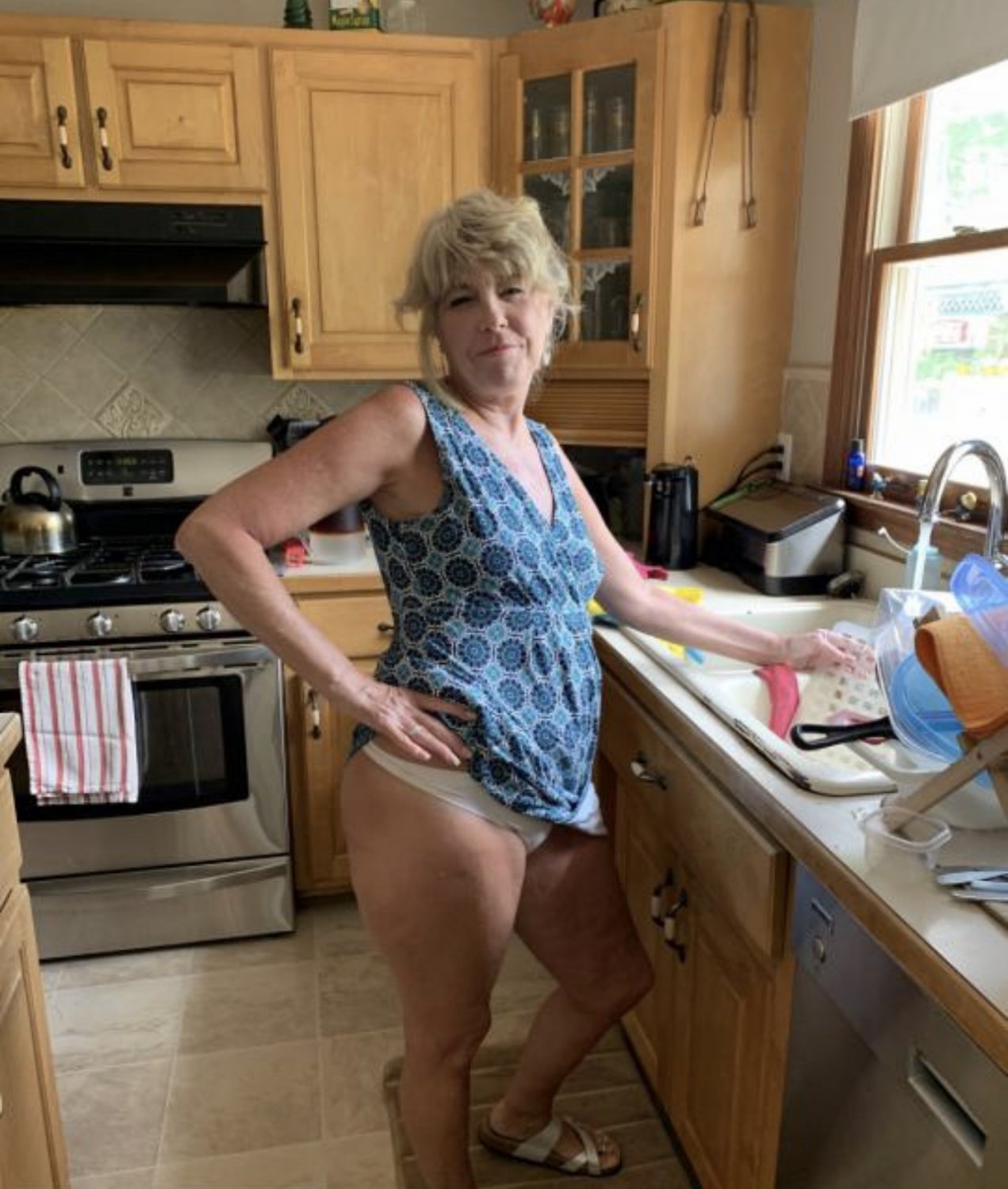 Mature wife Anna cucks hubby #UK0nvwfK