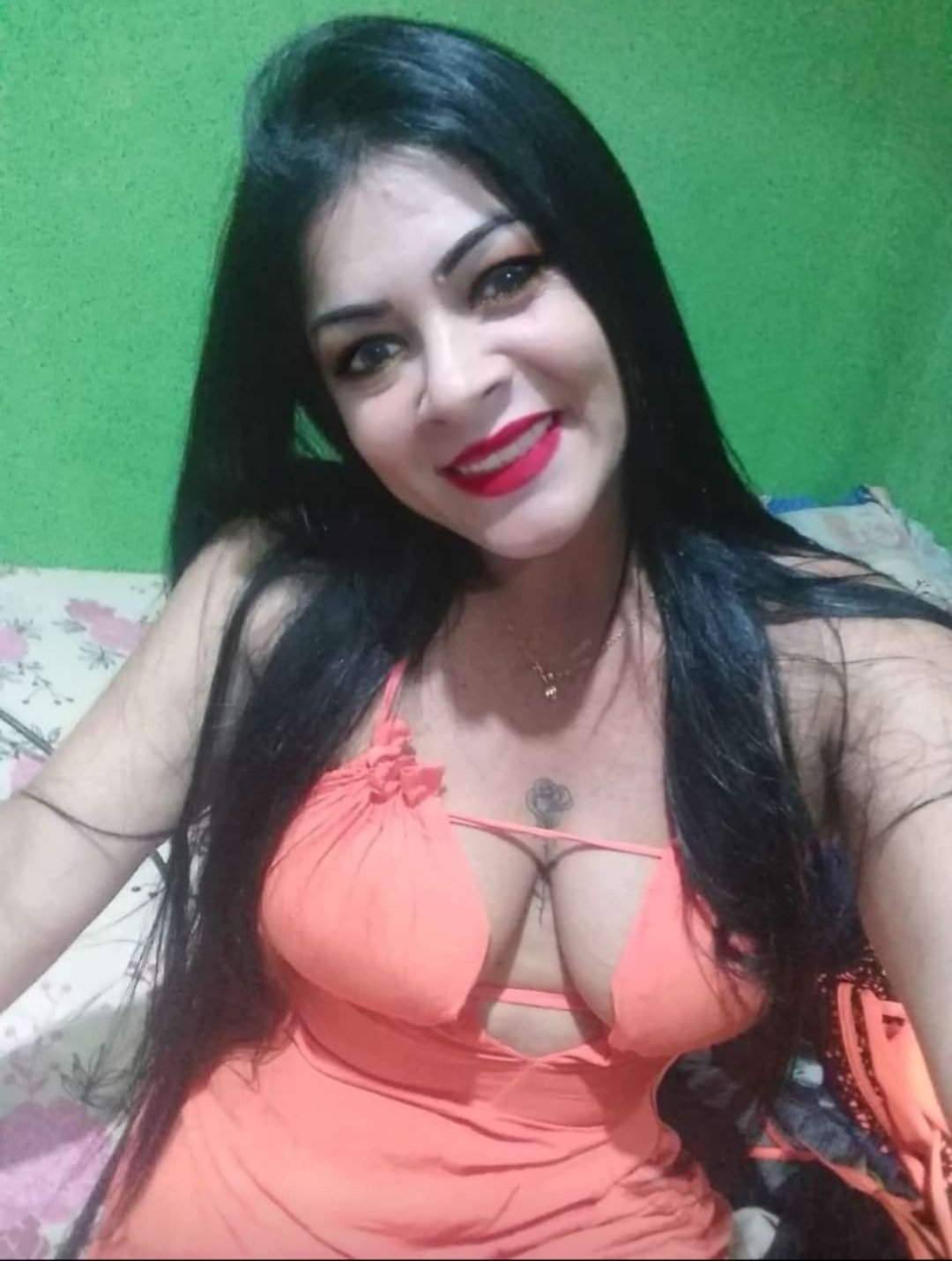 Mais uma vadia que mostra tudo por uns trocados #BKCCqirG