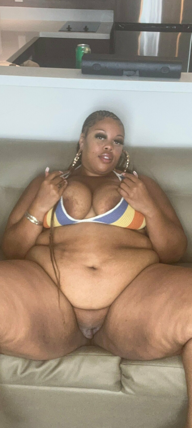 Big Seeeeexxy Fine ass Fat Bitch #PV26o89M