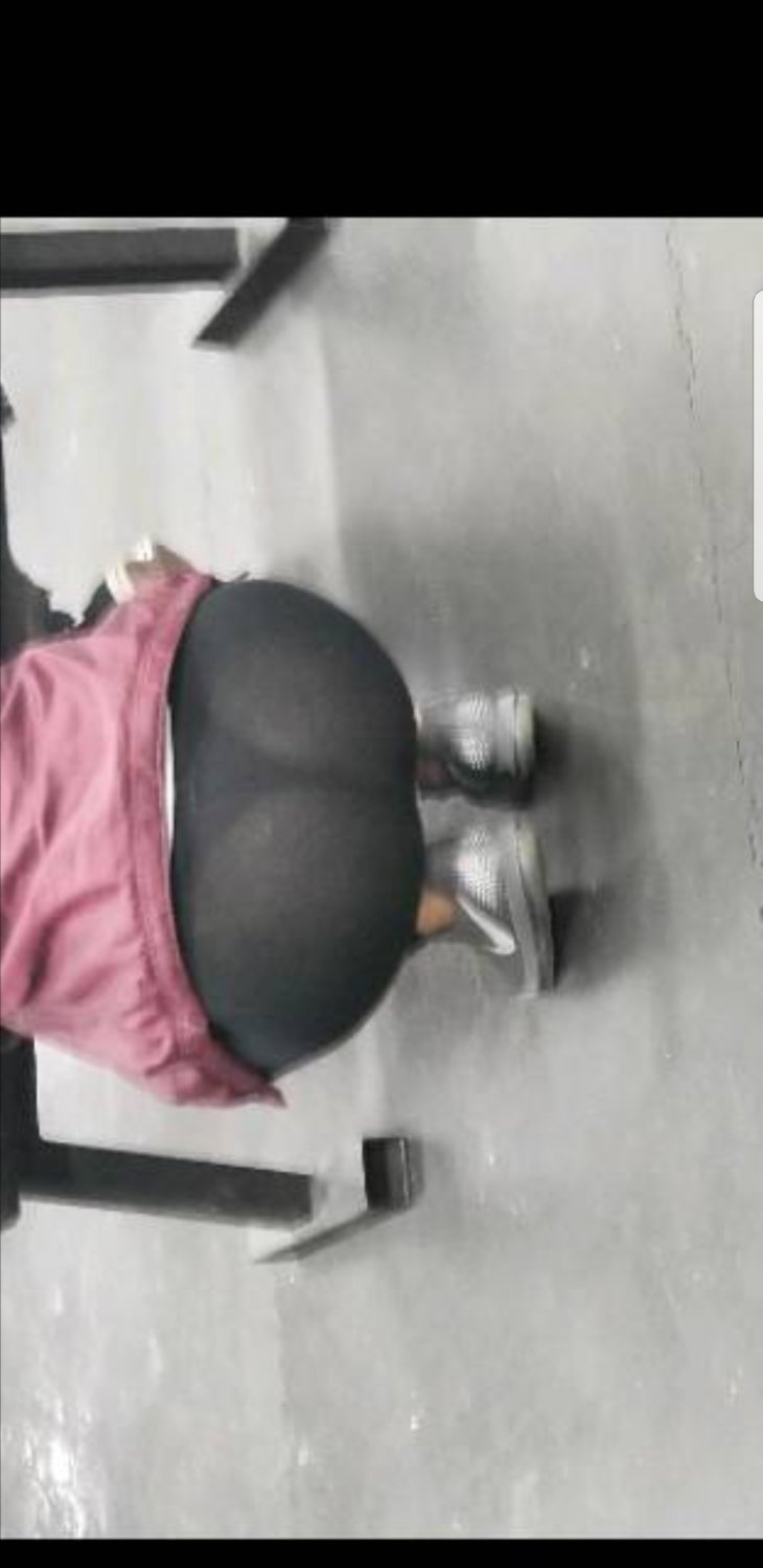 (Creepshots) Sharing the Aquino sisters. She’s a the oldest, 23 year old Milf 🔥 🇦🇷 #CEbygzVx