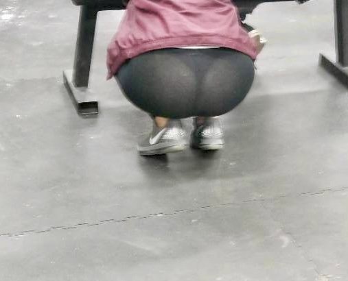 (Creepshots) Sharing the Aquino sisters. She’s a the oldest, 23 year old Milf 🔥 🇦🇷 #vjUVow3V