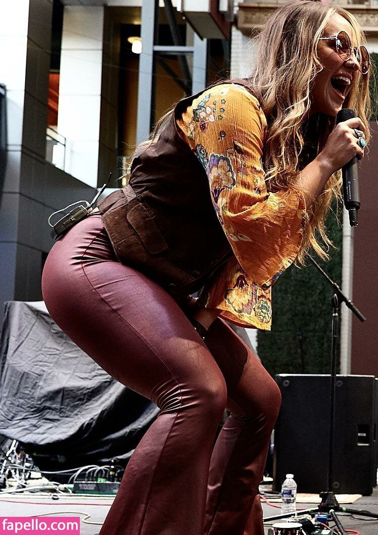 Lainey Wilson an Her Nice Ass #dx9MbY1k