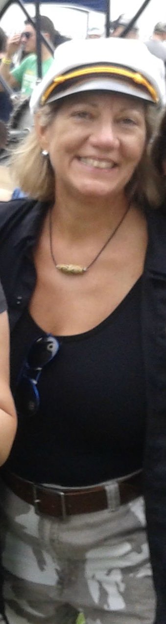 While we don’t see the full hang of grandma Dona’s massive tits, I like that she rubs her nip #goPtMV3t